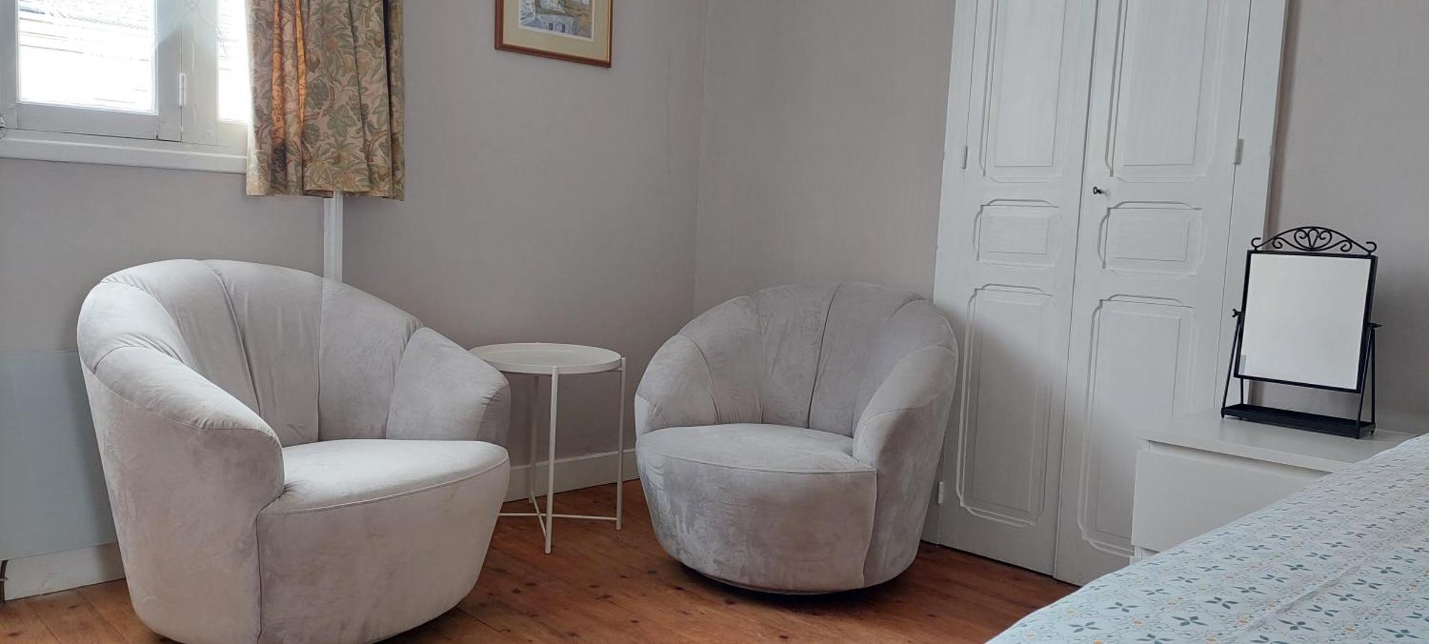 Apartment Le Guet Du Garde - In The Center Of Medieval Town Châtillon-sur-Indre